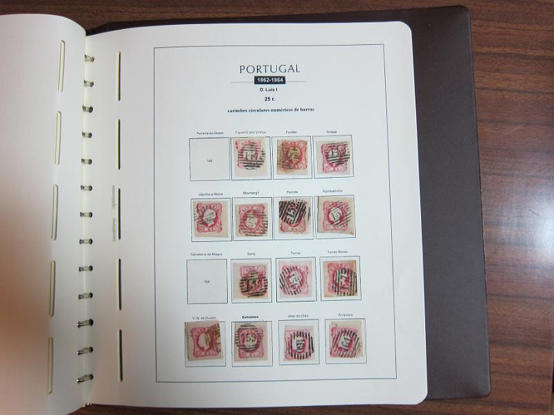 0015 (75).jpg -     Lote:    15      Marcofilia      Lotes Especiais       Descrição:      Portugal.   Colecção especializada de marcas numéricas das 1.ª e 2.ª reformas em selos de 25 reis, desde D. Maria II até D. Luís I, de frente. Lote a ver.        Lote       Valor Base:     &euro; 1.500,00     Valor Venda:     &euro; 3.000,00     